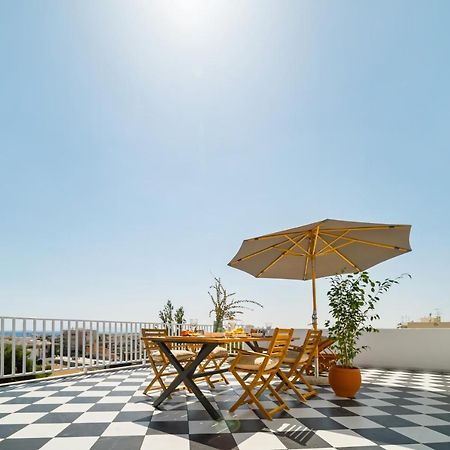 Luxurious Apartment With Big Sea View Terrace - Central Location Athena Bagian luar foto