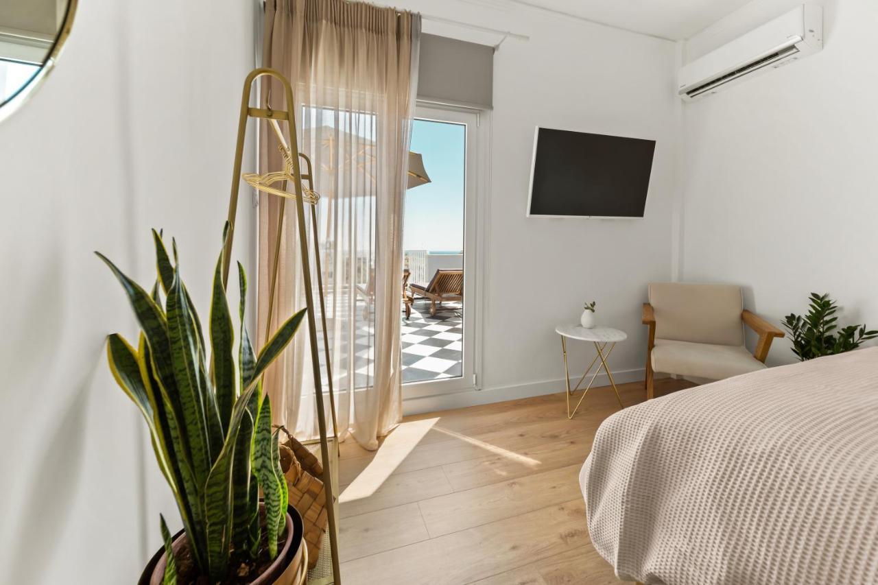Luxurious Apartment With Big Sea View Terrace - Central Location Athena Bagian luar foto