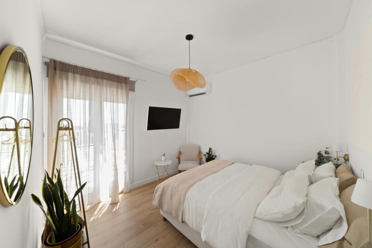 Luxurious Apartment With Big Sea View Terrace - Central Location Athena Bagian luar foto
